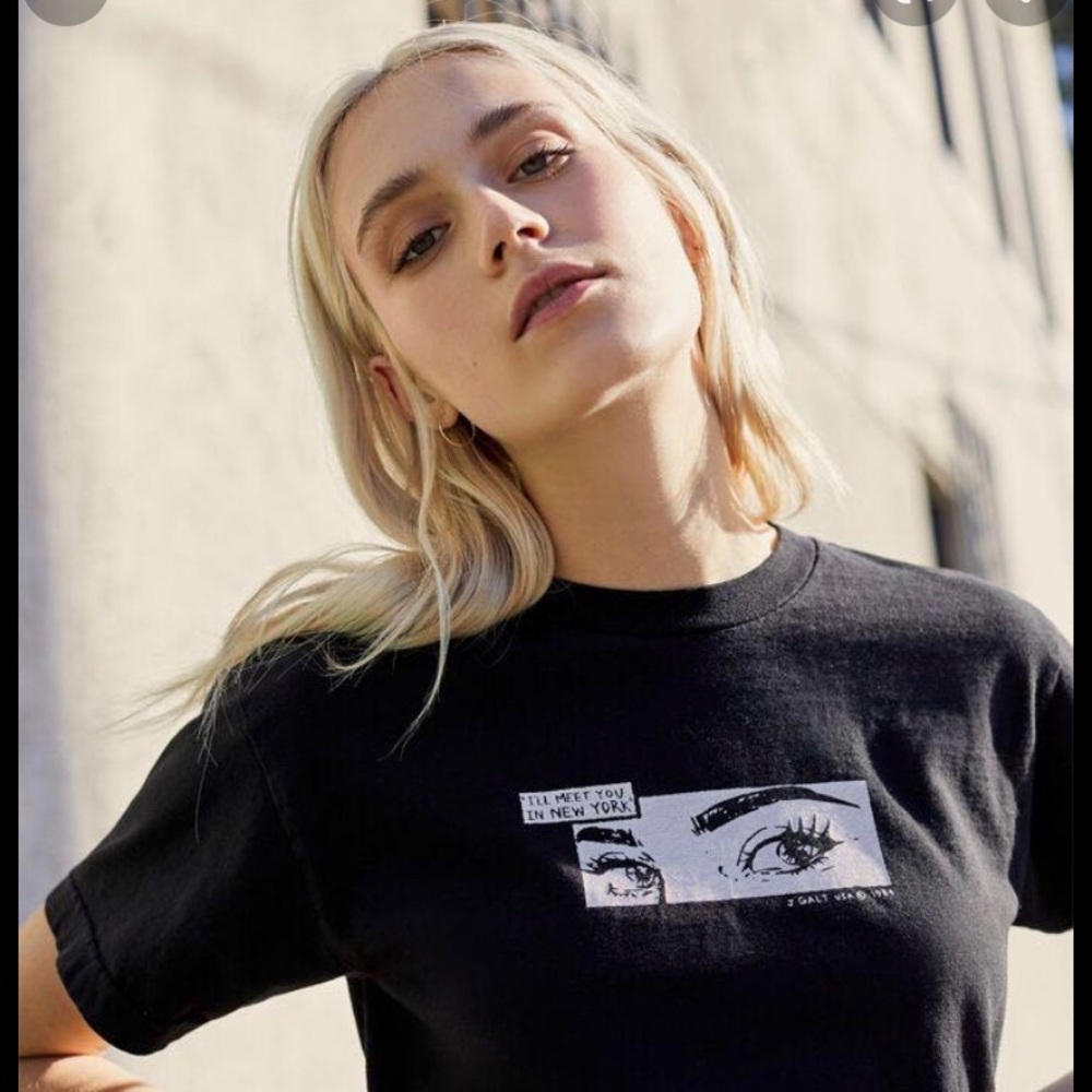 Brandy mellville “I’ll Meet You In New York” black top